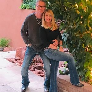 Hi Poshers! Meet and greet time!!!! Let’s play is it true?!